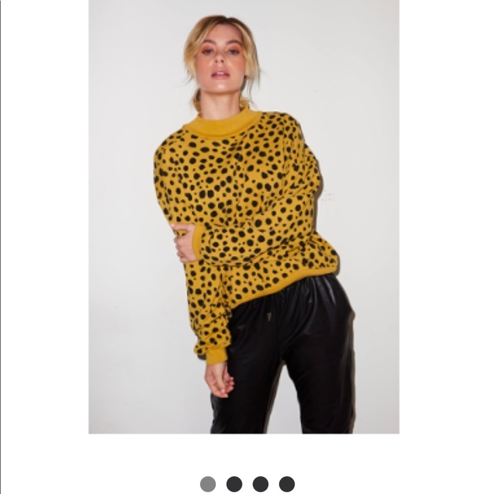 LNA Main St. Cropped Sweatshirt Cheetah Honey size medium